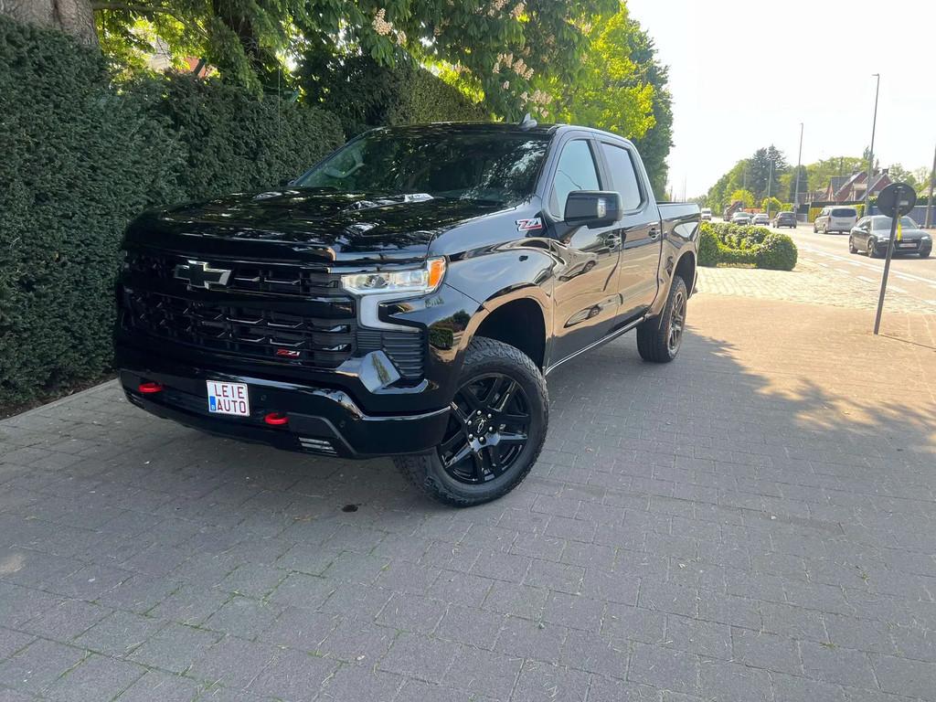 Chevrolet Silverado Trail Boss 6.2L V8 €59.900,-excl btw., Auto's, Automaat, Zwart, Silverado, 5 zetels