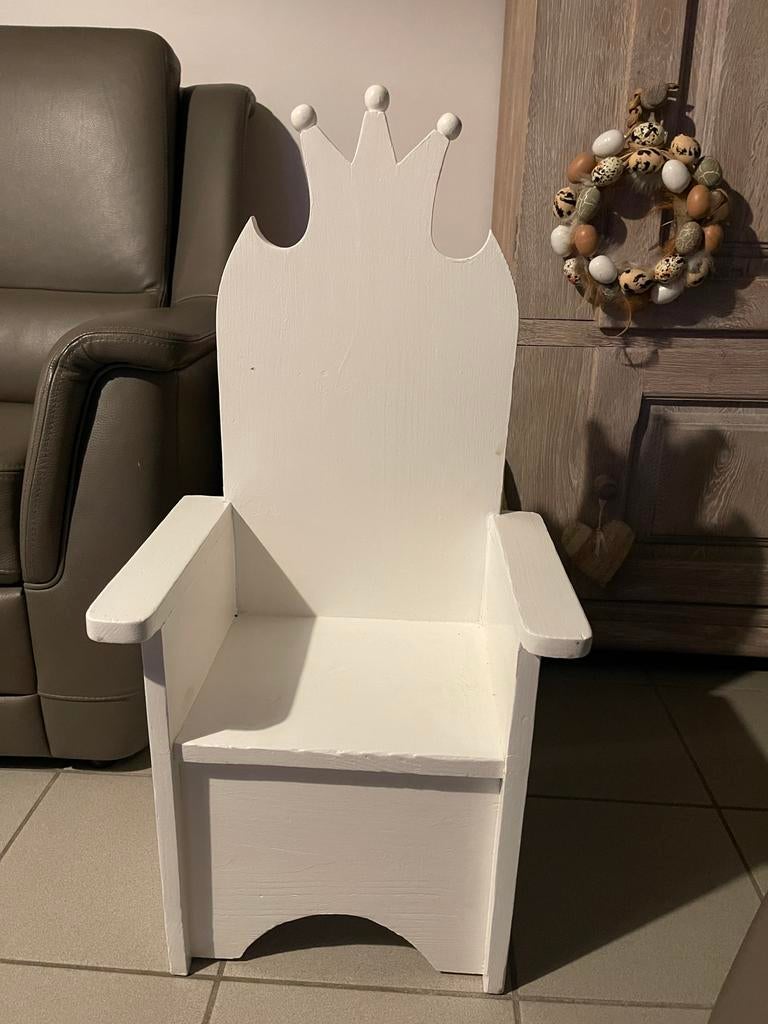 Feeststoel kind, Ophalen, Zo goed als nieuw