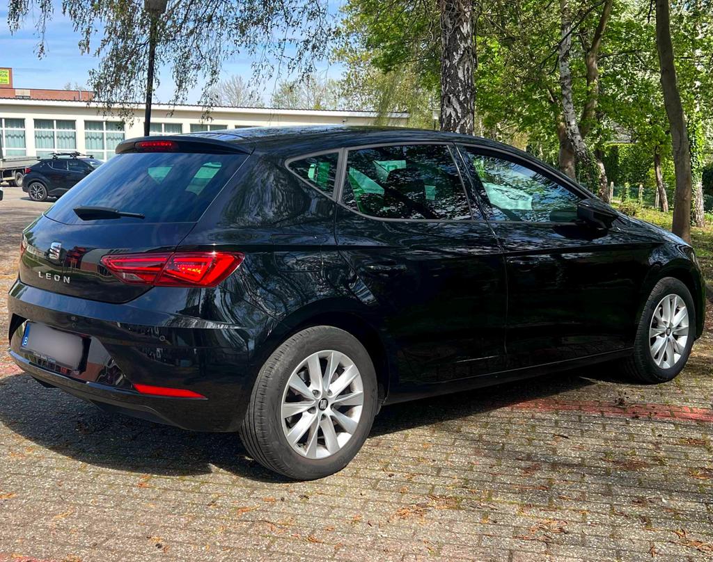 Seat Leon Style Benzine Euro6e Eerste Eigenaar BTW voertuig, Voorwielaandrijving, Stof, Leon, Zwart