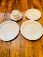 Servies 65 delig Wit met grijs en roze boordje, Ophalen, Overige materialen, Zo goed als nieuw, Overige stijlen