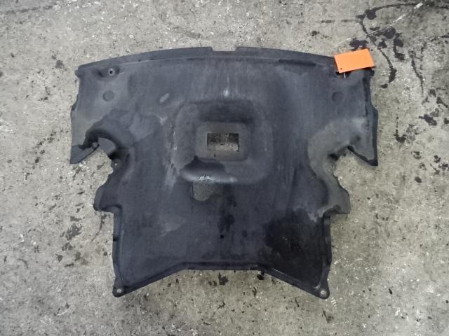 MOTORBESCHERMPLAAT Mercedes-Benz C (W203) (01-2000/02-2007), Auto-onderdelen, Carrosserie, Mercedes-Benz, Gebruikt