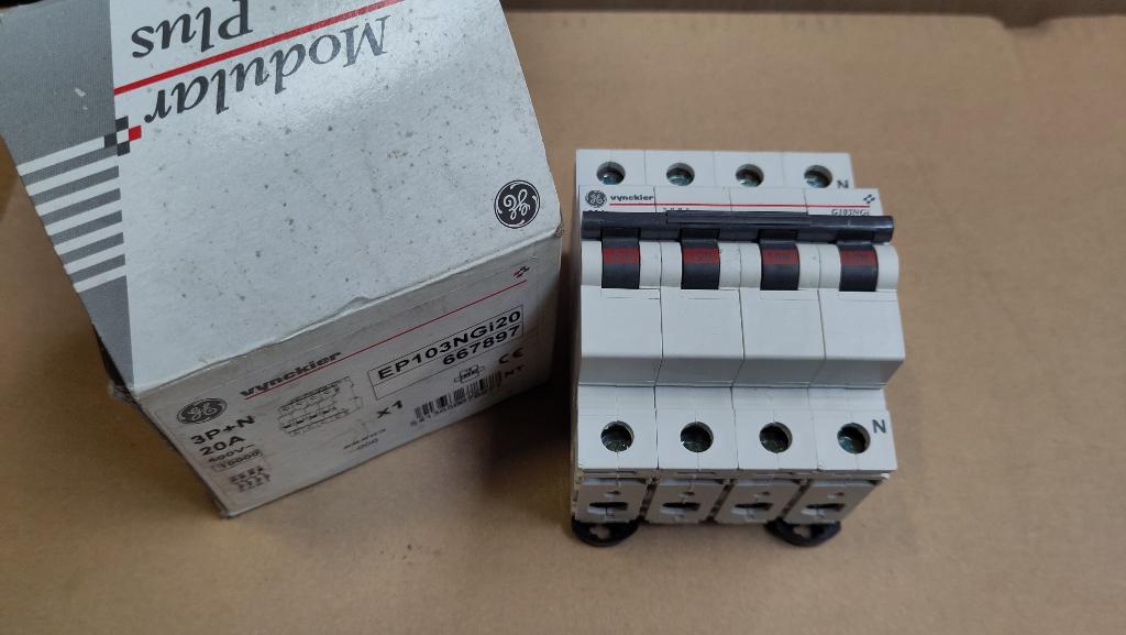 Distributeurs automatiques GE Vynckier — 2P et 3P+N, Bricolage & Construction, Électricité & Câbles, Neuf, Interrupteur, Interrupteur