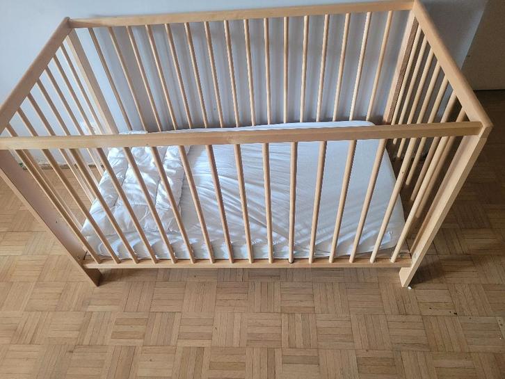 Lit bebe evolutif, Enfants & Bébés, Chambre d'enfant | Lits, Utilisé, Matelas, Enlèvement