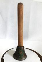 Bel Schoolbel kleine met houten handvat L 26🎵🔊💑💎👌, Antiek en Kunst, Ophalen of Verzenden