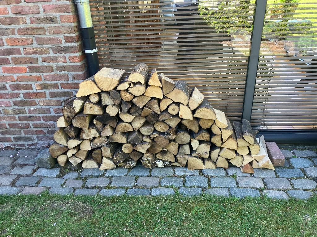 Stapel haardhout ( essenhout), Jardin & Terrasse, Bois de chauffage, Moins de 3 m³, Enlèvement, Frêne, Bûches