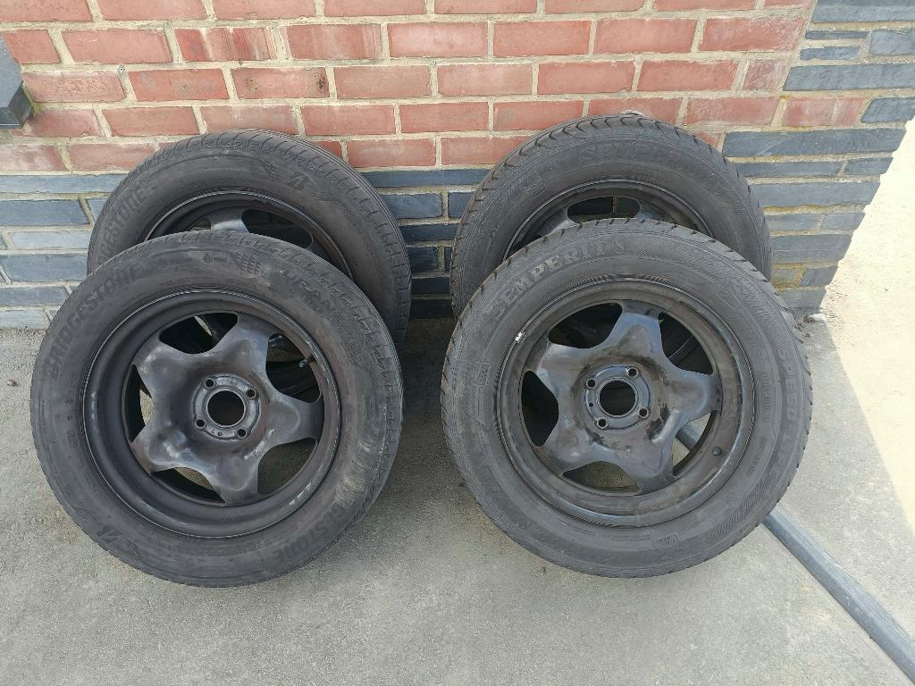 4 pneus été sur jantes 16 pouces, Autos : Pièces & Accessoires, Pneus et Jantes, 16 pouces, Pneus été, 205 mm