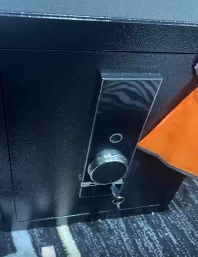 Een kluis, Maison & Meubles, Extincteurs & Coffres-forts, Enlèvement, Comme neuf