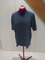 Mooi t-shirt met kleine geometrische patronen gemaakt in Zwi, Maat 38/40 (M), Blauw, Ophalen of Verzenden, Zo goed als nieuw