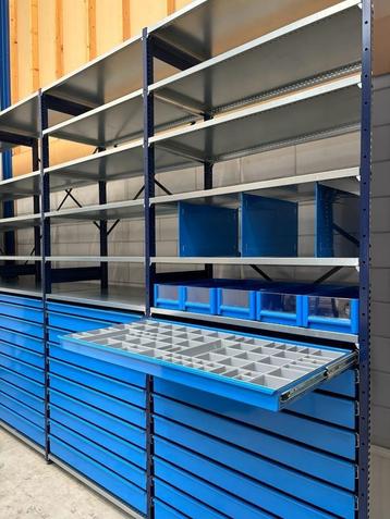 Stellingen met modulaire schuiven voor spare parts beschikbaar voor biedingen