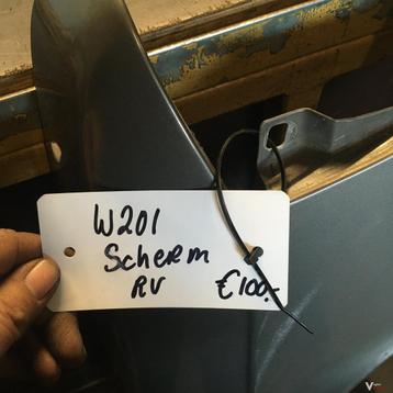 Mercedes W201 Voorscherm Rechtsvoor beschikbaar voor biedingen