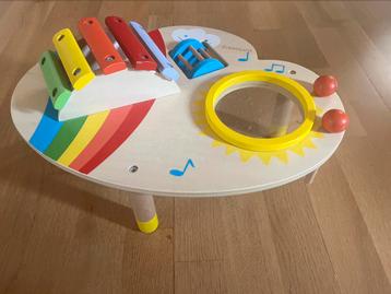 Muziek tafeltje beschikbaar voor biedingen