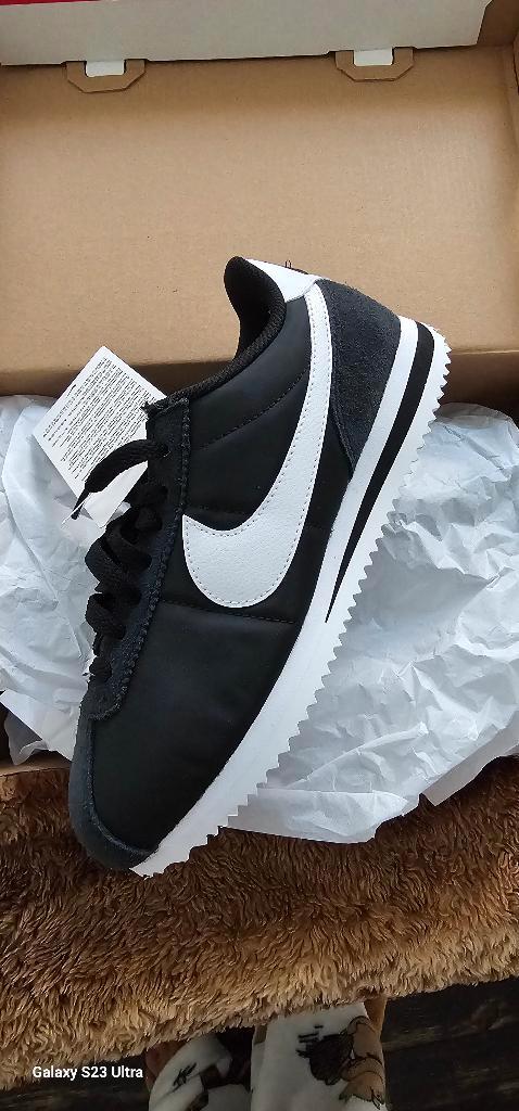 Nike damesschoenen zwart 38, Kleding | Dames, Schoenen, Sneakers, Zwart, Ophalen