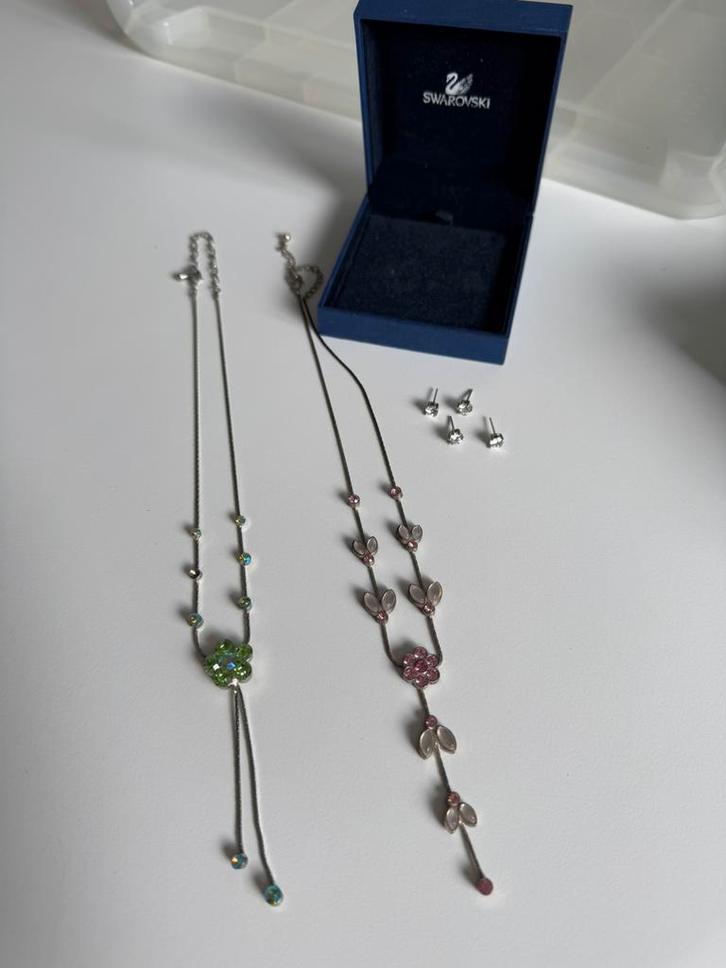 Swarovski set kettingen Smaragdgroen en roze, Verzamelen, Swarovski, Gebruikt, Sieraad of Horloge, Ophalen of Verzenden