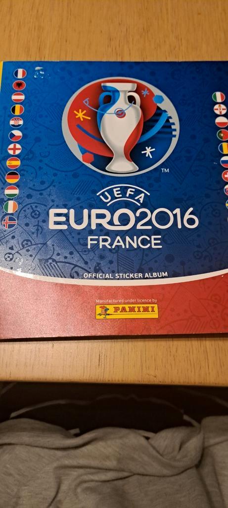 Paninistickers euro 2016, Hobby en Vrije tijd, Gezelschapsspellen | Overige, Zo goed als nieuw, Ophalen of Verzenden