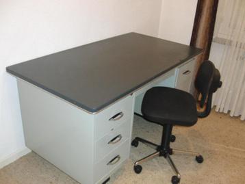 Bureau beschikbaar voor biedingen