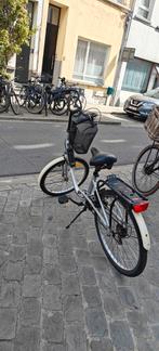 Damesfiets top in orde alles werkt heeft altijd in de garage, Fietsen en Brommers, Fietsen | Dames | Omafietsen, Ophalen