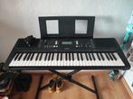 Yamaha PSR-E373, Musique & Instruments, Claviers, Comme neuf, 61 touches, Enlèvement, Avec pied