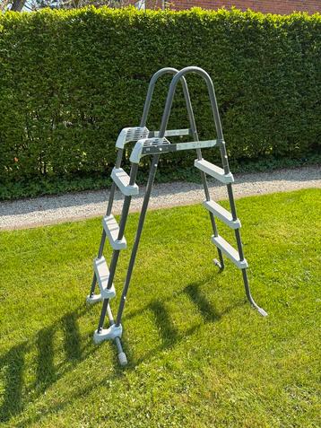 Ladder voor zwembad, Ophalen, Gebruikt, Ladder