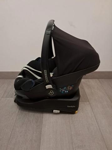 Maxi cosi Pebble + base isofix maxi cosi FamilyFix disponible aux enchères