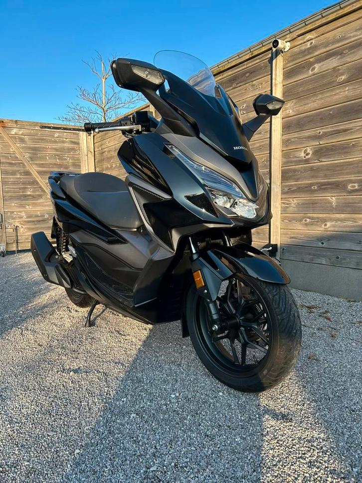 Honda forza 125 nieuwstaat, Motoren, Motoren | Honda, Particulier, Scooter, 11 kW of minder, 1 cilinder, Minimaal motorrijbewijs A1