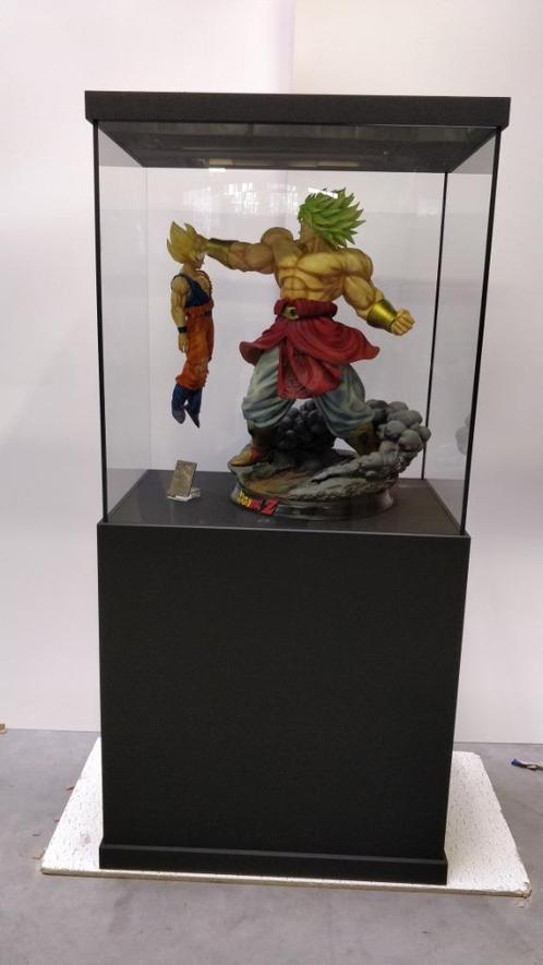 Figurine Tsume Broly avec vitrine sur mesure, Collections, Statues & Figurines, Neuf, Autres types, Enlèvement