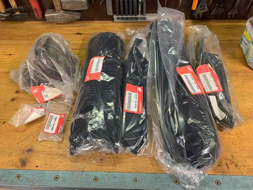 Honda Camino set originele zwarte plastiek NOS, Fietsen en Brommers, Brommeronderdelen | Oldtimers, Ophalen of Verzenden