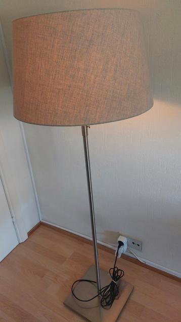 Staanlamp I'ts about romi.  beschikbaar voor biedingen