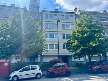 Appartement te koop in Laeken, 2 slpks beschikbaar voor biedingen
