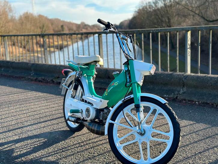 Mint green funny full power ! Niet voor beginners 100kmp😈, Vélos & Vélomoteurs, Cyclomoteurs | Honda, Comme neuf, Enlèvement
