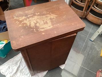 Naaimachine in kast, Enlèvement, Utilisé