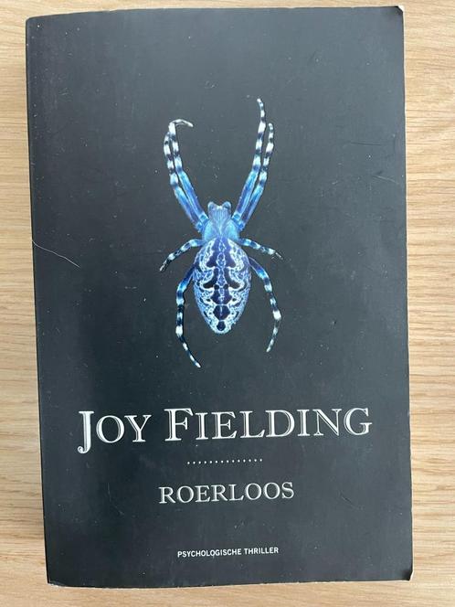 boek Roerloos - Joy Fielding, Boeken, Romans, Zo goed als nieuw, Ophalen of Verzenden