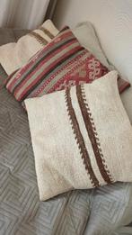 set van 3 kussens • wol, Huis en Inrichting, Woonaccessoires | Kussens, Ophalen of Verzenden, Zo goed als nieuw