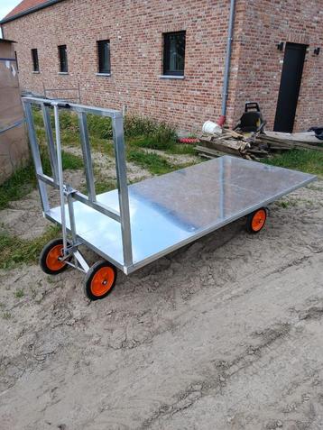 Hooikar of strooikar beschikbaar voor biedingen