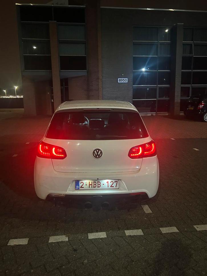 Golf 6 1.2 TSI R Look Stage 1, Auto's, Volkswagen, Particulier, Golf, Benzine, Euro 5, 5 deurs, Handgeschakeld, Wit, Grijs, Stof
