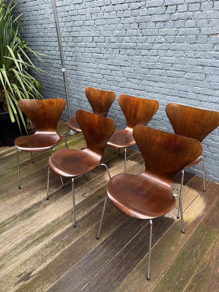 6 X FRITZ HANSEN vlinderstoel bruin fineer 1974, Maison & Meubles, Chaises, Utilisé, Cinq, Six Chaises ou plus, Bois, Métal, Brun