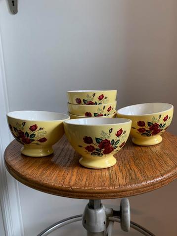 Set van 6 antieke vintage Boch Frères Keramis schalen beschikbaar voor biedingen