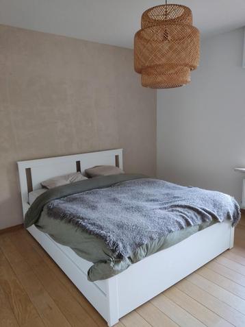 Lit avec tiroirs et sommiers à lattes à vendre, Enlèvement, Utilisé, 200 cm, Deux personnes