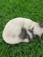Slapende Siamese kat gemaakt van hoogwaardig polyresin, Ophalen of Verzenden, Nieuw, Dier