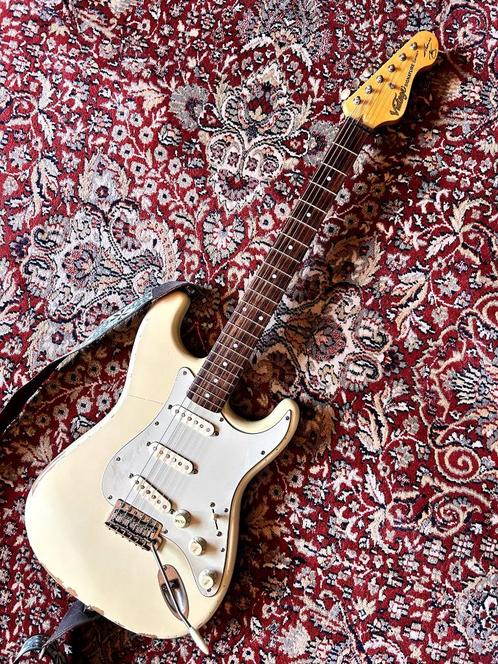Vintage Icon Strat Thomas Blug Signature, Muziek en Instrumenten, Snaarinstrumenten | Gitaren | Elektrisch, Zo goed als nieuw