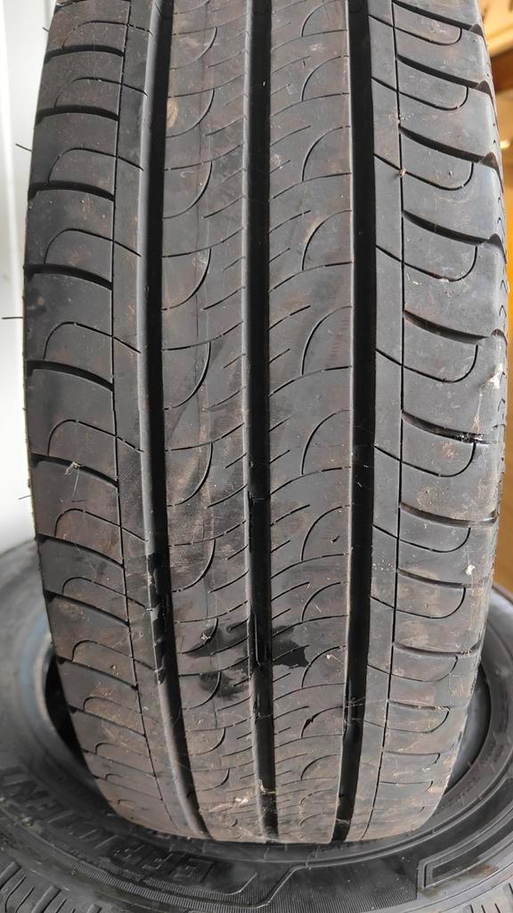 205/65r16c Goodyear 50€/pièce avec support 8mm 205/65/r16c, Autos : Pièces & Accessoires, Commande, Enlèvement ou Envoi