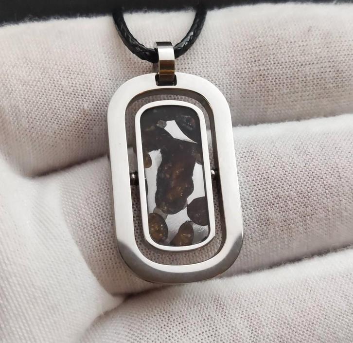 Pendentif Météorite Sericho (Pallasite), Handtassen en Accessoires, Kettinghangers, Nieuw, Verzenden
