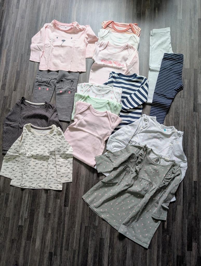 Pakket meisjeskleding maat 80-86 - 15 stuks, Enfants & Bébés, Vêtements de bébé | Packs de vêtements pour bébés, Utilisé, Taille 80