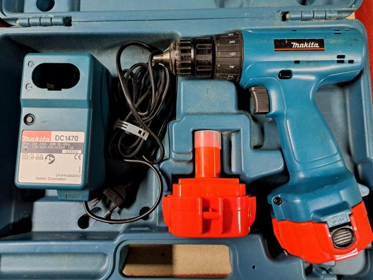 Makita Accu Schroef-boormachine + Makita Accu Moeraanzetter, Doe-het-zelf en Bouw, Gereedschap | Overige machines, Gebruikt, Ophalen of Verzenden