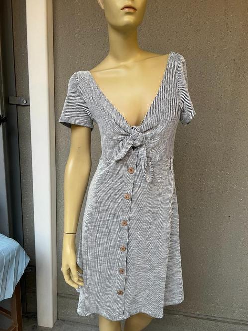 only m, Vêtements | Femmes, Robes, Comme neuf, Taille 38/40 (M), Gris, Au-dessus du genou, Enlèvement ou Envoi