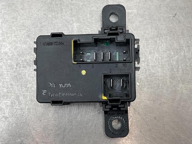 RELAIS Hyundai iX35 (LM) (01-2009/12-2015) (|919401H510|), Auto-onderdelen, Elektronica en Kabels, Hyundai, Gebruikt