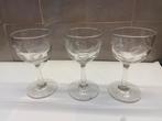 Trois verres à vin anciens à décor poli, Enlèvement ou Envoi