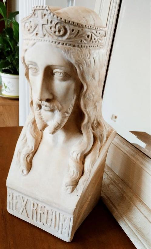 Beeld in witte terracotta., Antiek en Kunst, Kunst | Beelden en Houtsnijwerken, Ophalen of Verzenden