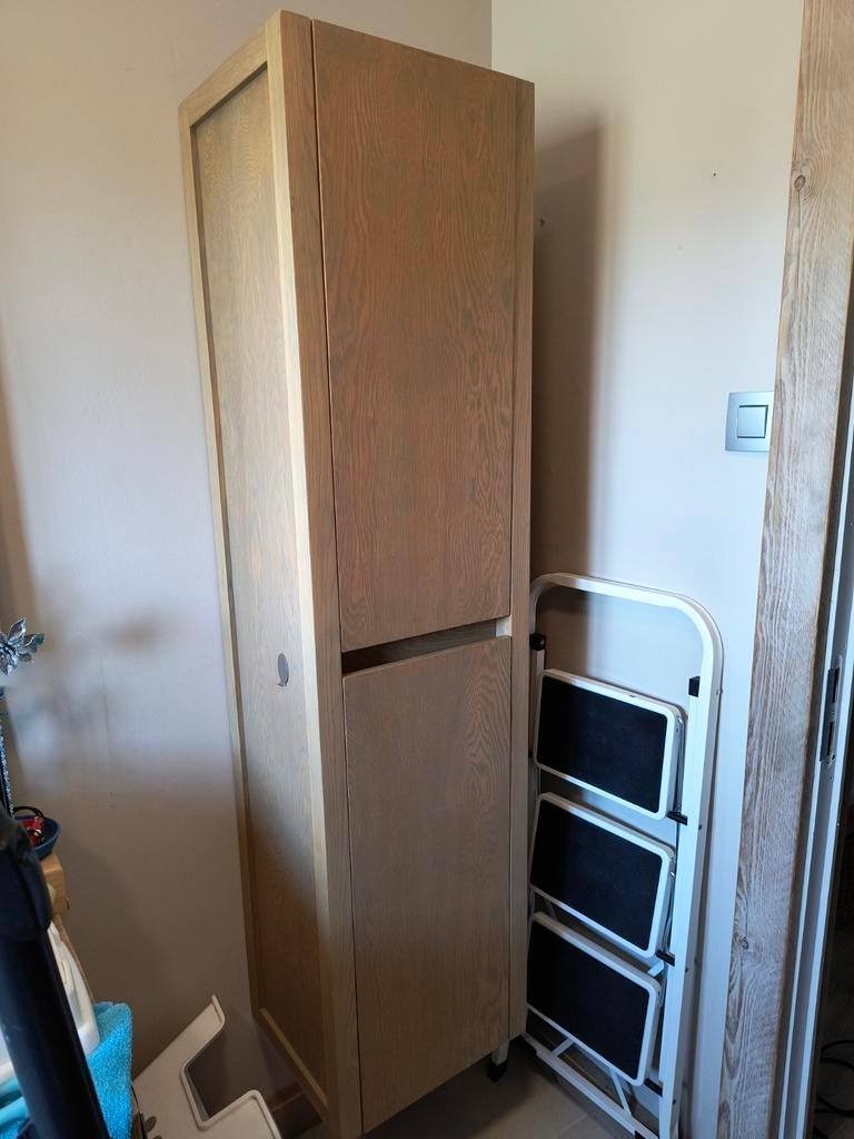 Hangkast, Enlèvement