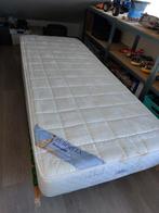 Lattenboden met poten en matras 220cmx90, Huis en Inrichting, Slaapkamer | Matrassen en Bedbodems, Ophalen, Gebruikt, 90 cm, Eenpersoons