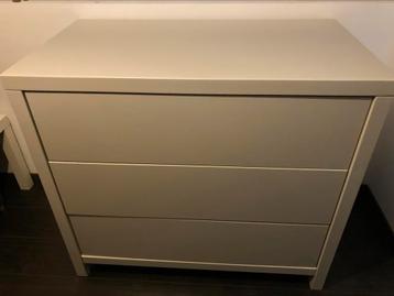 Commode beschikbaar voor biedingen